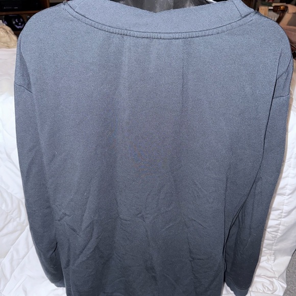 Orvis V-Neck Dropped Shoulders Sweatshirt - Picture 3 of 10